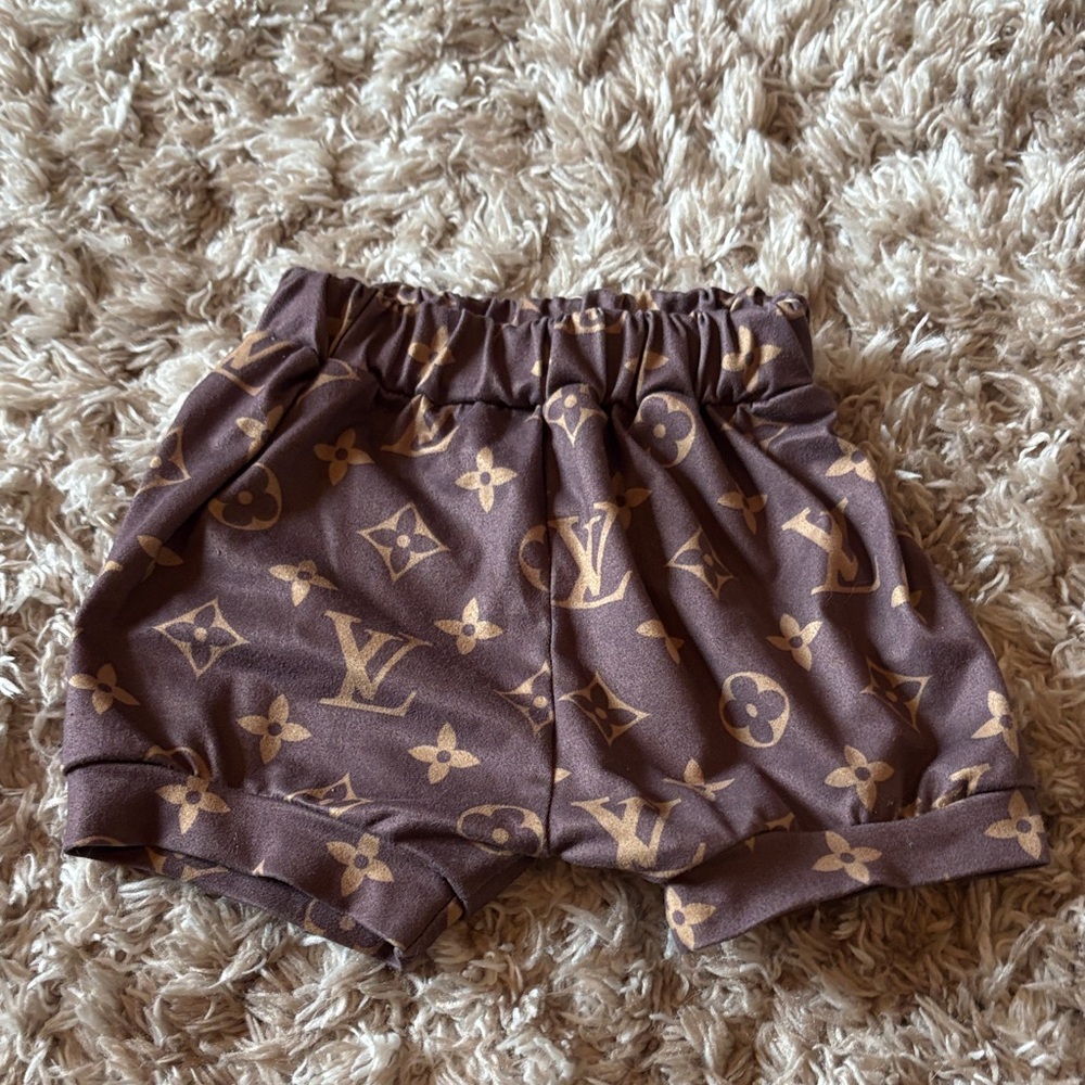 Louis Vuitton Kids Shorts in Brown and Gold